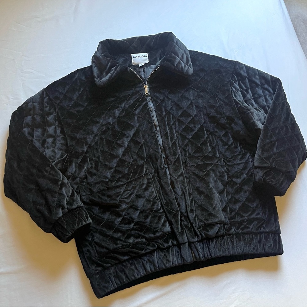 I AMâ GIA black quilted velvet zip up long sleeve bomber jacket